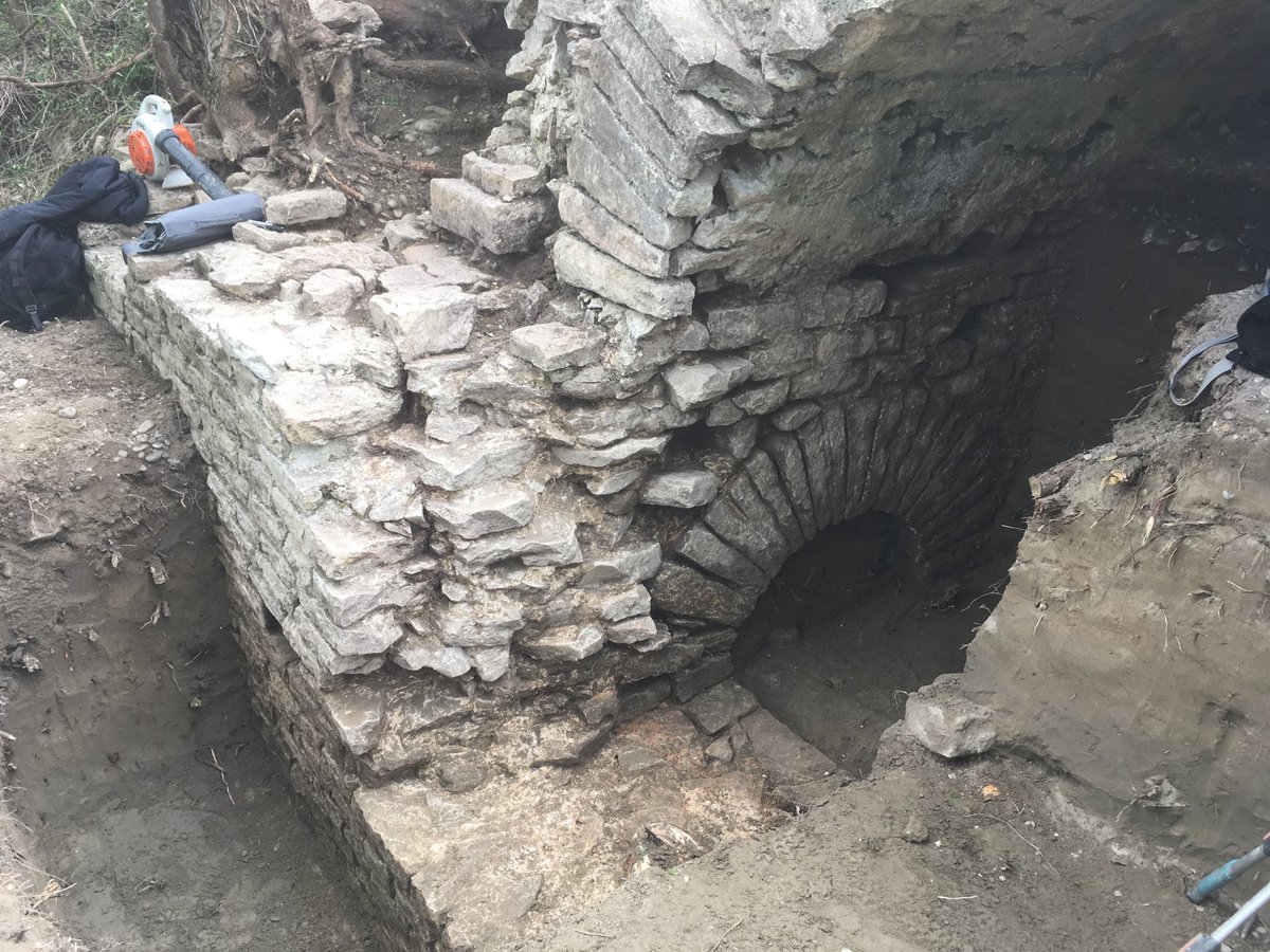 YannickTey's tweet photo. Les sondages archéologiques se poursuivent sur les sarrasinières de #Neyron dans l’#Ain et les résultats sont d’ores et déjà très enthousiasmant #Eveha #TonySilvino #archeo #TeamRomain https://t.co/2J3kMdO74a
