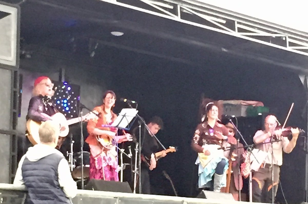 Dolly &amp; the clothespegs #RBF19 ⁦<a href="/DollyPegsBand/">Dolly and the Clothespegs</a>⁩