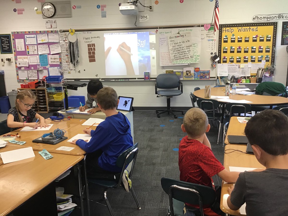 ethomp711's tweet photo. In our student-led drawing class today, students learned how to draw a ninja from a classmate. #inspire96 #drawing #studentledclass #secondgrade https://t.co/DHSlMmhPG4