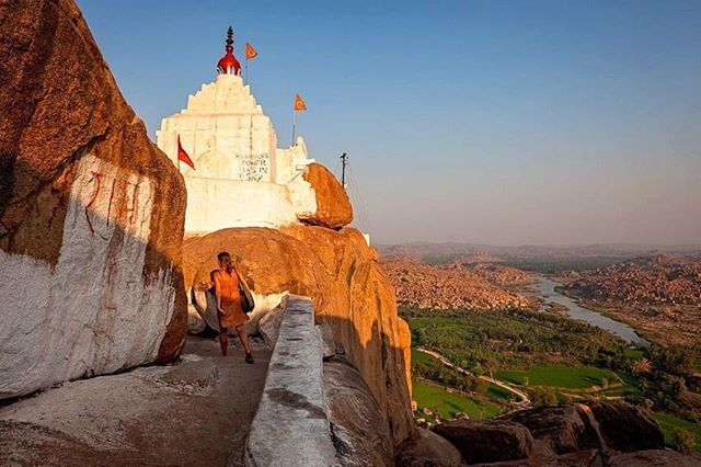Karnataka, India⁣
⁣ ⁣
#hampi #indiatravel #travelholic #travelguide #wanderlust #bucketlist #somewheremagazine #myfeatureshoot #bestoftheday #natgeotravelpic  #resourcemag #reportagespotlight #natgeotravel #beautifuldestinations #wonderful_places #ca… bit.ly/2vzAPux