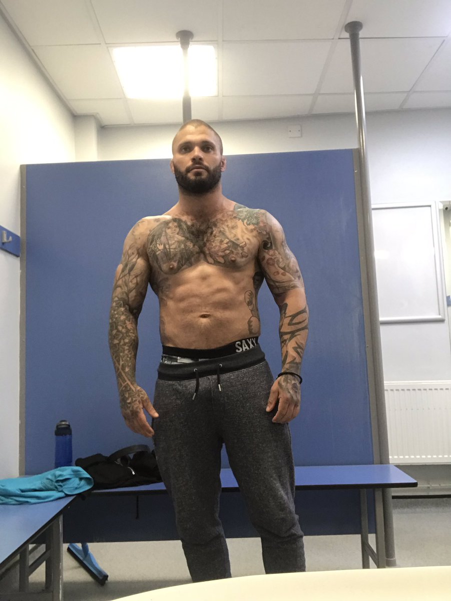 dom_dominator's tweet photo. 1/2st lighter and not be able to train for a good few weeks! But spiking the ❤️🔥 focused & eager to be back fight @bkb_official1 in September ! #climbingback #itsajourney #FightBack #bkb #bareknuckle #athlete #lovethejourney #challangertochampion https://t.co/LOgaF77ZWC