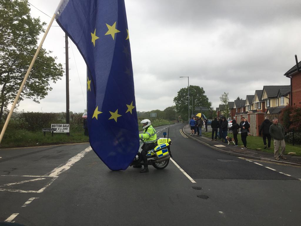 Waved the #TourdeYorkshire through Notton in style today 🚲 

Approached by several people who wished us well & thanked us for not giving up! We promise we will never give up on the EU 💙🇪🇺

Tomorrow we'll be in Castleford near Carlton Lanes from 10.30am. Come & join us!