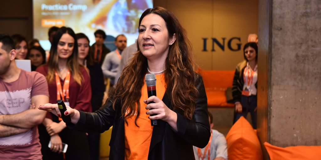 ingturkiye's tweet photo. ING Practica Kampı'nda Uluslararası Yönetici Programı ITP adayları bankamızdaydı. İş bölümlerini tanıyarak grup sunumlarını yaptılar. Bu akşam çalışmak istedikleri birim tercihini yaparak yarın mülakata girecek adaylara başarılar! #Practica2019 #ITP #TalentING #BankayızveBaşkayız https://t.co/bhosZ6jso8