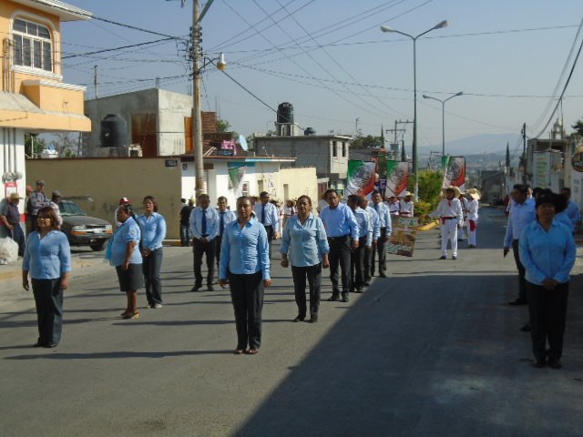 Cobaep_P6's tweet photo. Demostrando en el desfile conmemorativo al 5 de Mayo en Ixcaquixtla, porque es un orgullo  decir ¡Soy Bachiller! @cobaep https://t.co/ynG0Iz6a4B