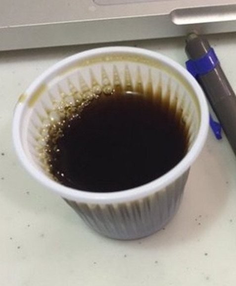 realidadehd's tweet photo. outras pessoas tomando café // eu tomando café https://t.co/01Z3ruP4gB