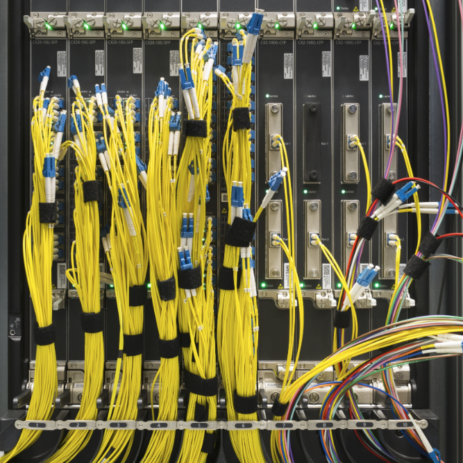 azpavlovic's tweet photo. TFW your customer - in this case @DECIX - *the* world's largest exchange point worldwide (in terms of peak traffic) - makes an endorsement that makes you feel you are full-rack-high tall
@nokia @nokianetworks @SReXperts #7750 #7950 #ServiceRouter #IXP
https://t.co/nYzgJEPTi8 https://t.co/SA9LYrsMt1