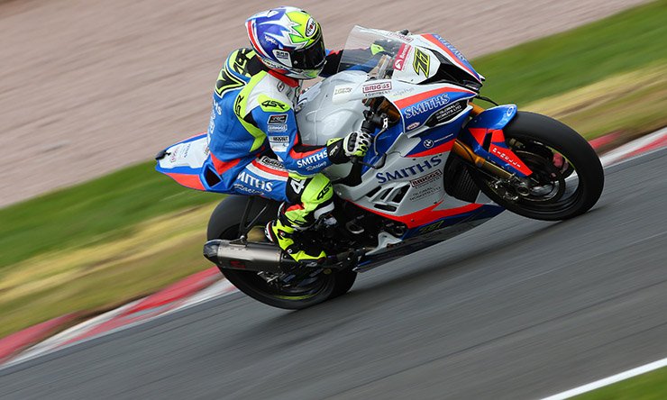 bennetts_bike's tweet image. A lap of @Oulton_Park with James Ellison &amp;gt;&amp;gt; bit.ly/2DKUYC9

“I’m in fifth gear across the line, it feels fast because you’re going past the pit-wall, it feels like you’re going down a tunnel. You’re touching about 140 to 150mph..."

#BennettsBSB | #TrackGuide