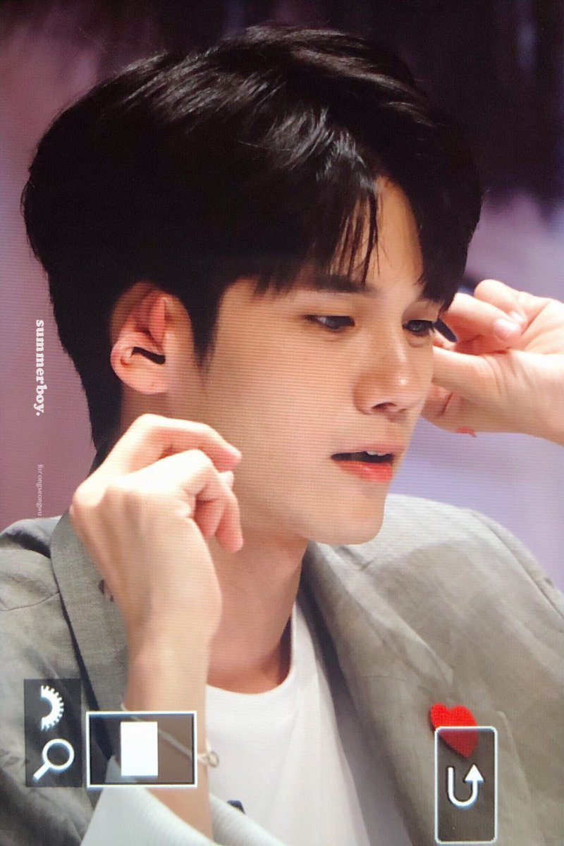 lose_sight_'s tweet photo. 쏘 트윙클 https://t.co/fzTwXwUqN3