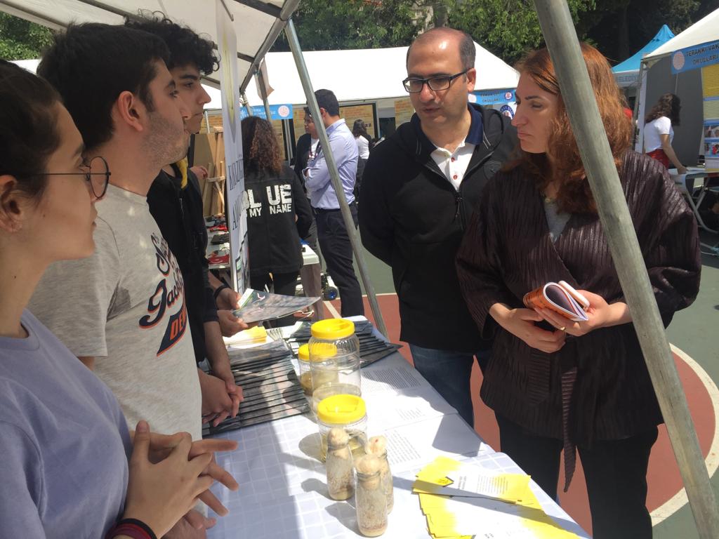 KYAL_Besiktas's tweet photo. #BesiktasBilimKulturSanatFestivali #Bilfest Milli Eğitim Müdürlüğümün düzenlediği festivalde okulumuzun faaliyetlerini sergiledik. @memleventyazici @nesrin_kakirman @BesiktasMEM @ZiyaUlucay https://t.co/RClTzR6Cms