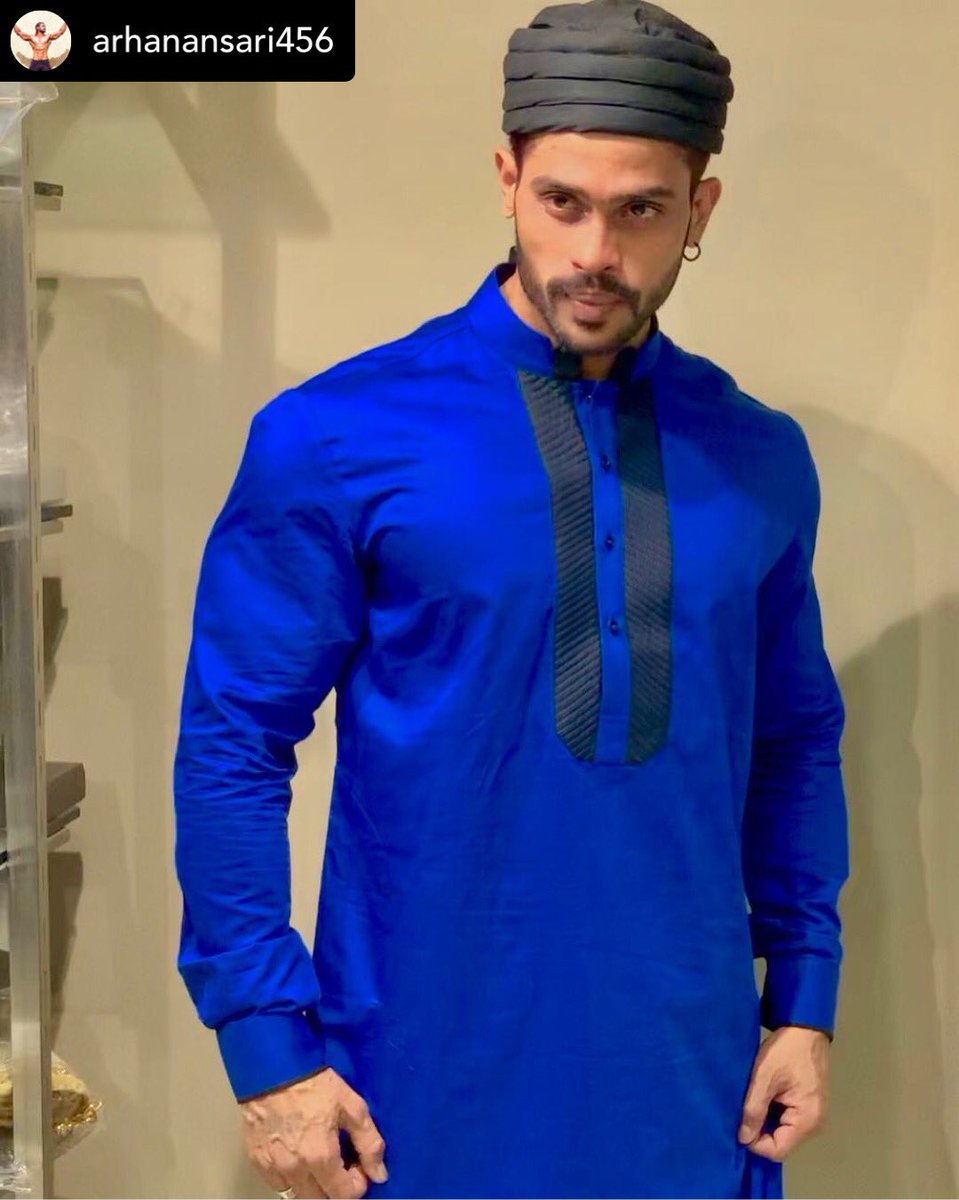dawoodtailors's tweet photo. Posted @withrepost • @arhanansari456 I am wearing #DawoodKhan designs this Eid, Are you?
@dawoodkhantailors ❤️
Popular Fitness Model Mr. Arhan Ansari has upped his style game by wearing a Dawood Khan designs, What are you waiting for? Visit to your nearest #DKStore. https://t.co/PiHOPGegD1