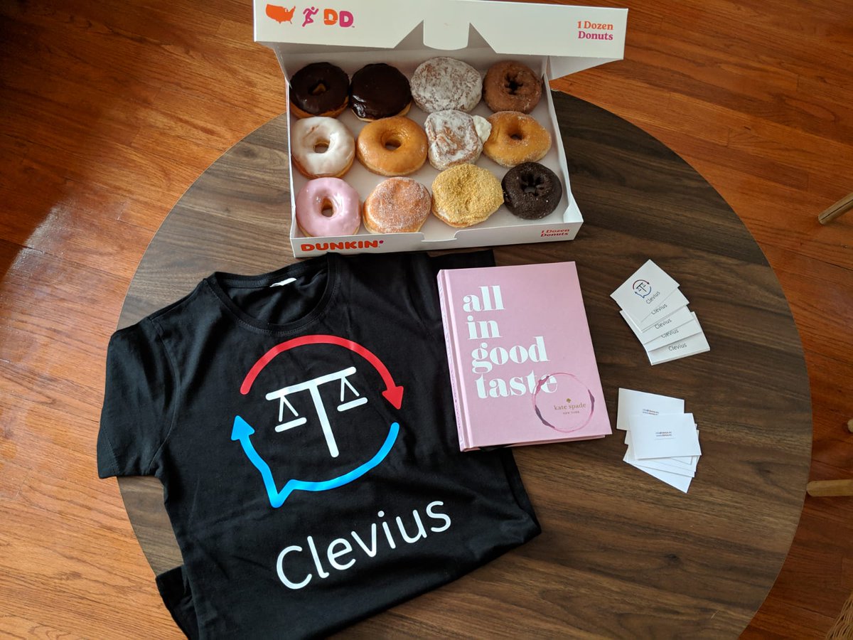 CleviusE's tweet photo. Good morning NYC ☕️🥯🧁

#Clevius #AmericanBreakfast #NYC #GLH2019 https://t.co/w4mXkzfxG4