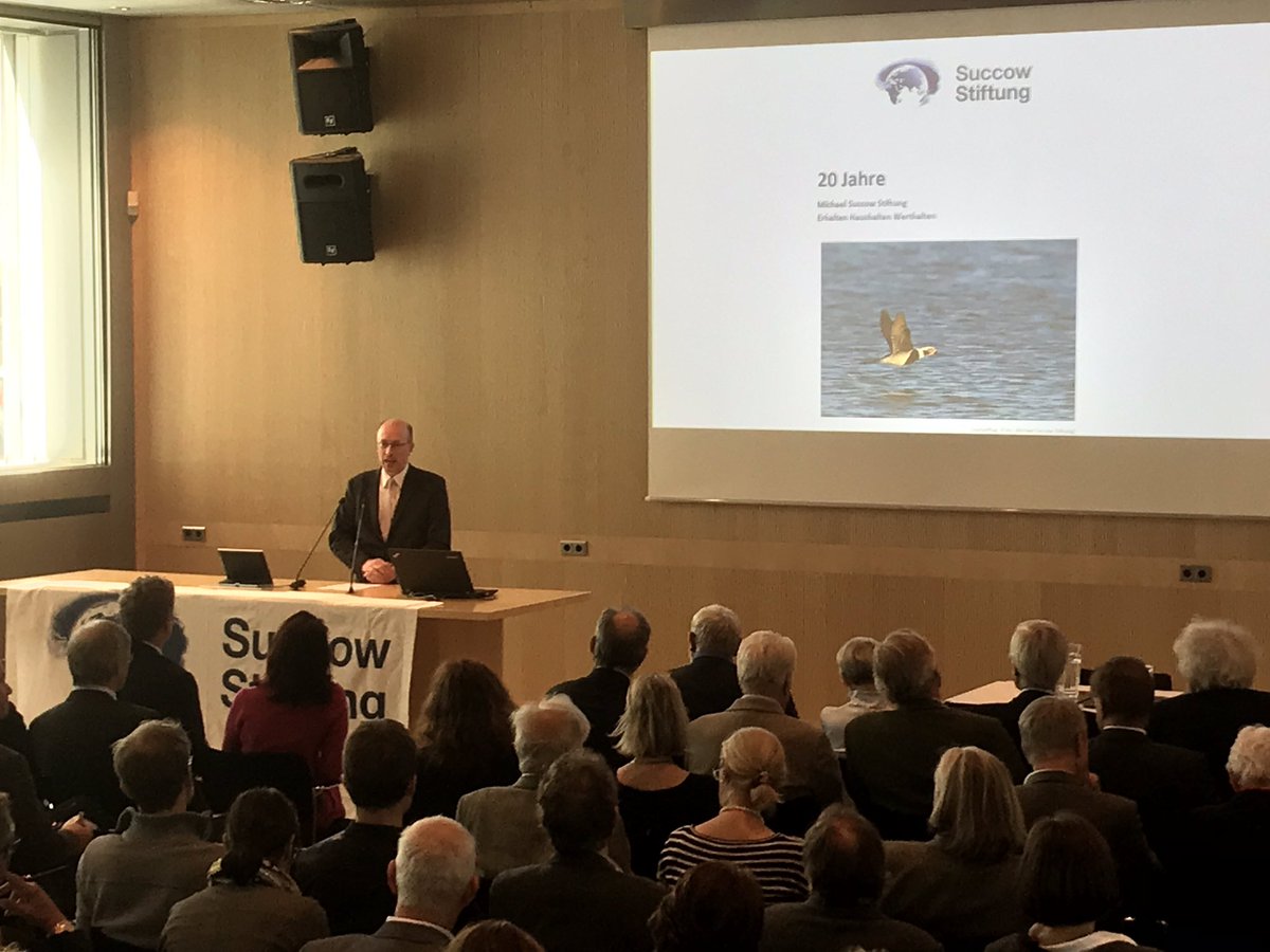 succow_stiftung's tweet photo. Minister Pegel bei #MSF20: „Gut dass die junge Generation mit #Fridays4Future aufsteht für ihre Zukunft und die Politik fordert. Das ist auch ein Verdienst der Arbeit der @succow_stiftung!“
#moormussnass #ClimateActionNow https://t.co/32jtEHyvEo