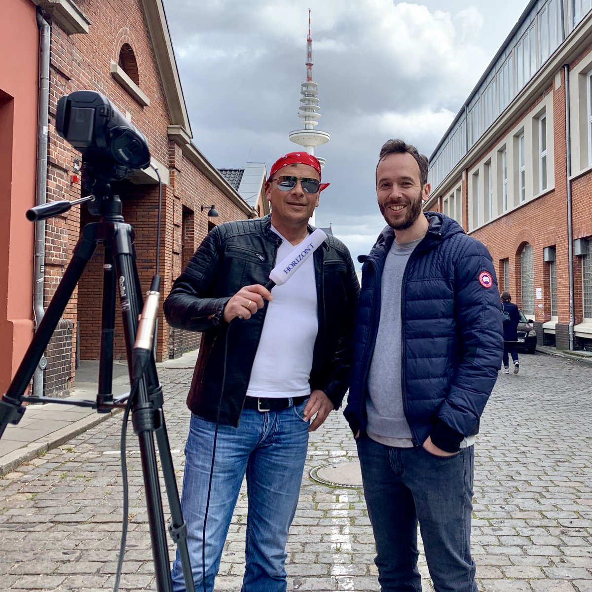 Kurz vorm Start der @OMRockstars :
DAS große Rock 'n Roll Videointerview mit <a href="/Westermeyer/">Philipp Westermeyer</a> . Kommt am Montag at <a href="/Horizont/">HORIZONT</a> !
Stay tuned. 🙂