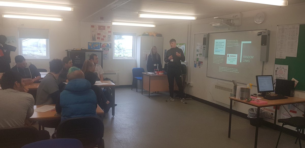 DerbycollegePS's tweet photo. Volunteering is important! #DC_publicservices #DC_alpha #psvolunteering
Lesson 5 - E-Safety and being safe online https://t.co/lqFaQg6txr