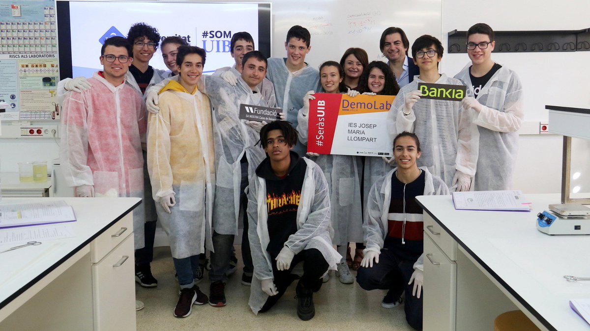 UIBuniversitat's tweet photo. Els responsables de @Bankia i la @FundSaNostra han visitat la UIB per conèixer les activitats que patrocinen! La col·laboració es fa a través de @PortUIB amb el #DemotecUIB, el #DemolabUIB i l'#ArqueòdromUIB! https://t.co/uzXwoUcJe9 #SeràsUIB https://t.co/IloyjDrQfZ