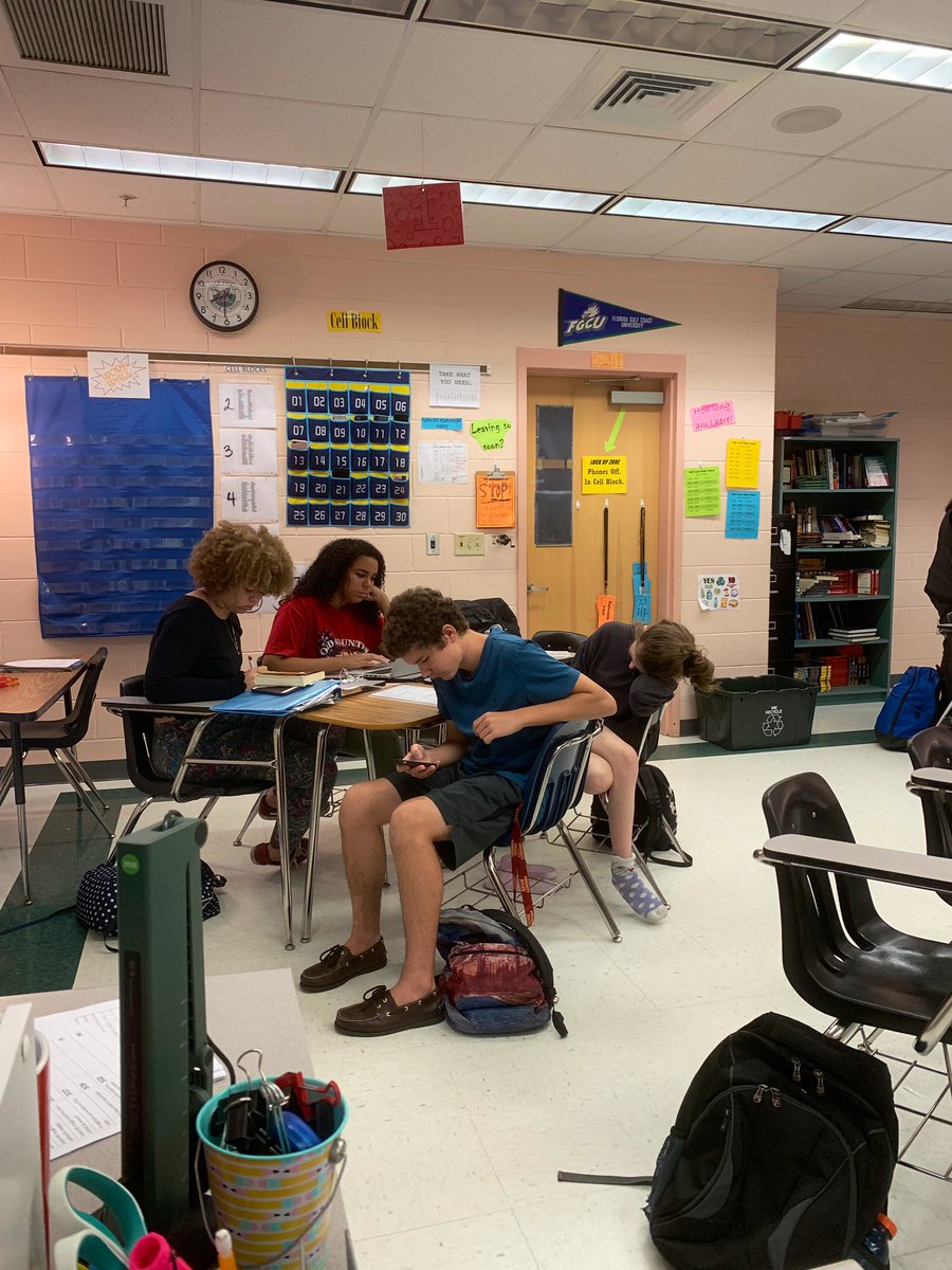 missesdip's tweet photo. FSA Reading practice on @quizizz to review for May 9th📱💻 #usetech #FSAReading #May9 @CCPS_SecELA https://t.co/Khy1bdsqT1