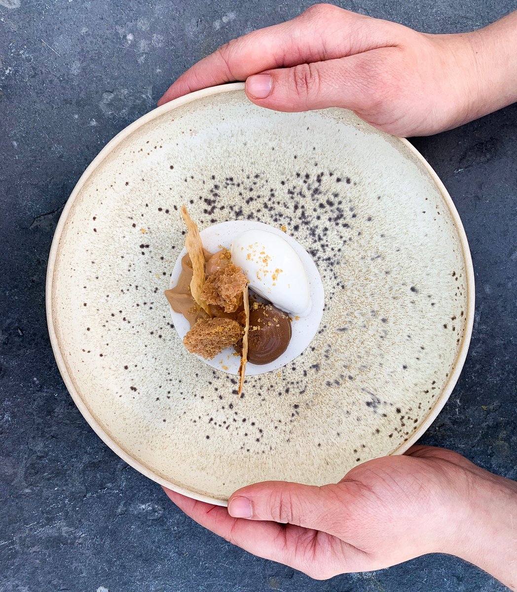 For all the pudding lovers out there, this one's for you... Chocolate, carmelia mousse, coconut, crémeux, ginger #MO