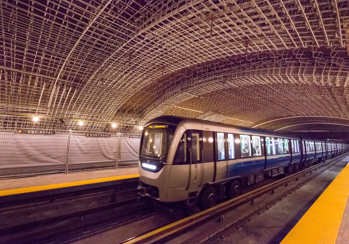 stm_nouvelles's tweet photo. [#stmgénie] La #STM est engagée à améliorer l’accessibilité du métro et les chantiers se multiplient. Intégrer 74 ascenseurs dans 26 stations d’ici 2025, tout en maintenant le service, présente de nombreux défis. Parfois, il faut carrément construire de nouveaux édicules. https://t.co/bpjmKzNfHY