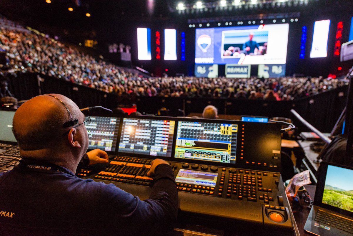 DoLiveBetter's tweet image. Doing LIVE av production requires a TEAM of individuals...its not about the gear, it about the team of professional av technicians. linkedin.com/feed/update/ur…