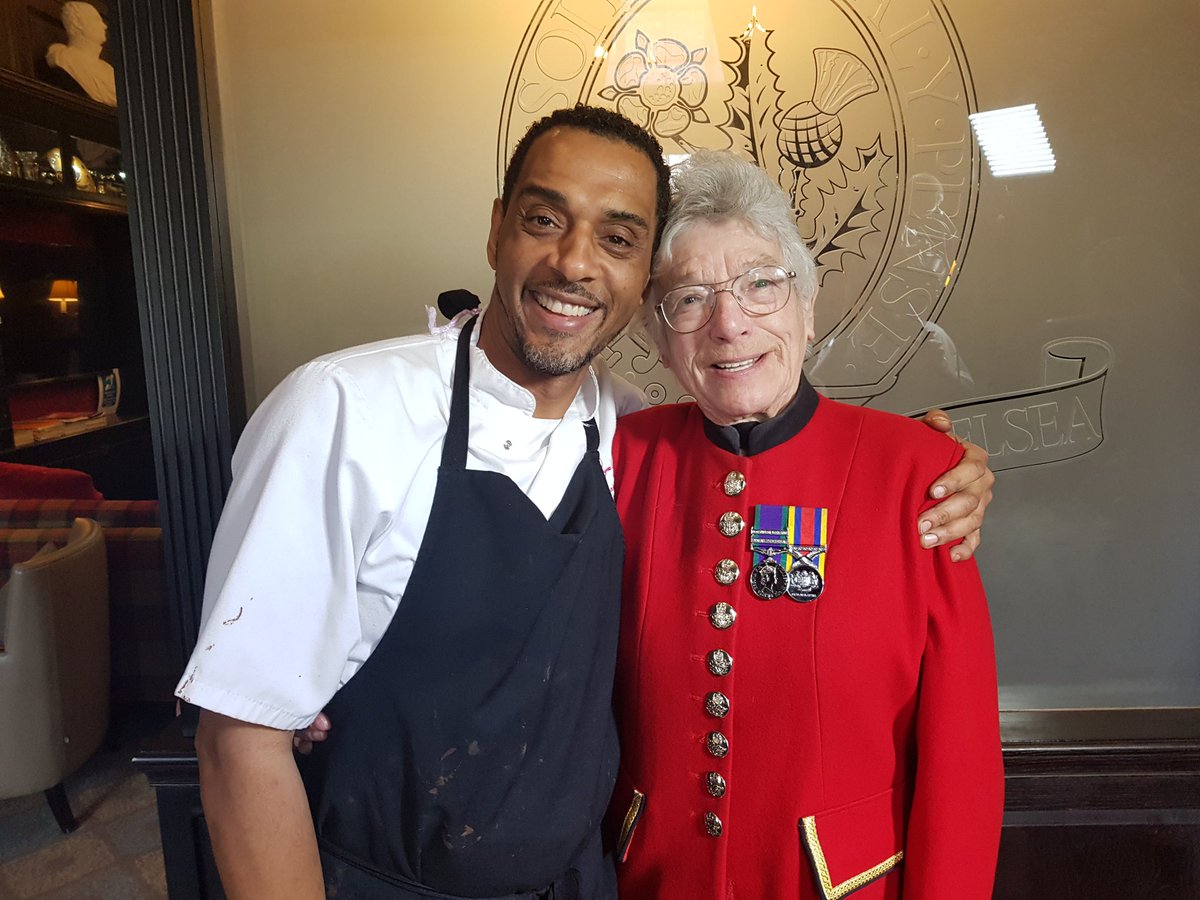 Last episode of the series today #extremechocolatemakers
5.30 PM Channel 4
I miss watching all my chocolate extreme friends!
My final piece, creating this war veteran into chocolate.
Catch the series #channel4 on demand.
#PWGchocolates 
<a href="/twofourtweets/">Twofour</a>
<a href="/Bellyfloptv/">Bellyflop</a>
@Boomerangtv_