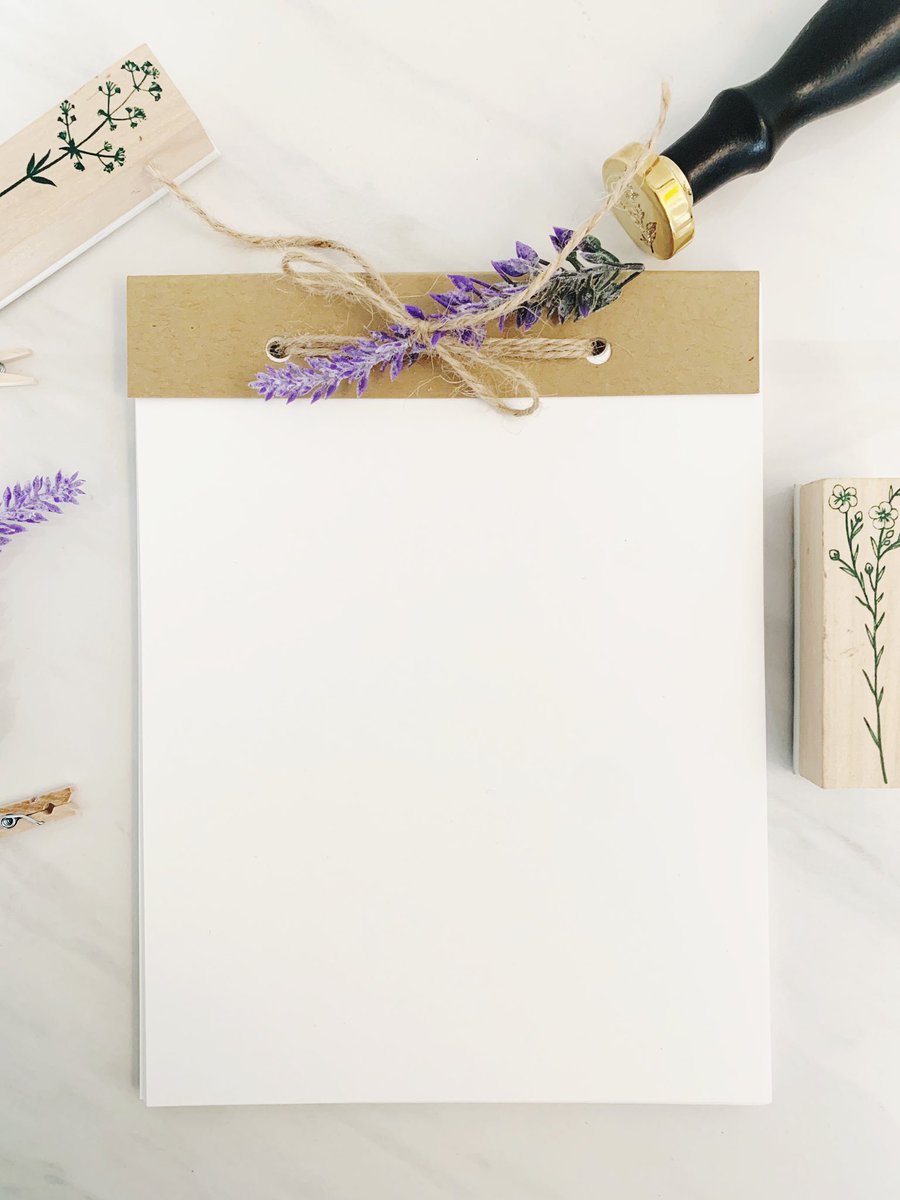 candcdc's tweet image. When inspiration strikes at 7am on a Friday 🤷🏾‍♀️ Handmade notepad with 20 sheets of 65lb premium paper finished with our signature lavender sprig &amp;amp; twine 🥰

#happyfriday #fridayfeels #lavenderfarm #jutetwine #notepad #handmadegifts #weddinggifts #penandpaper #TeacherAppreciation