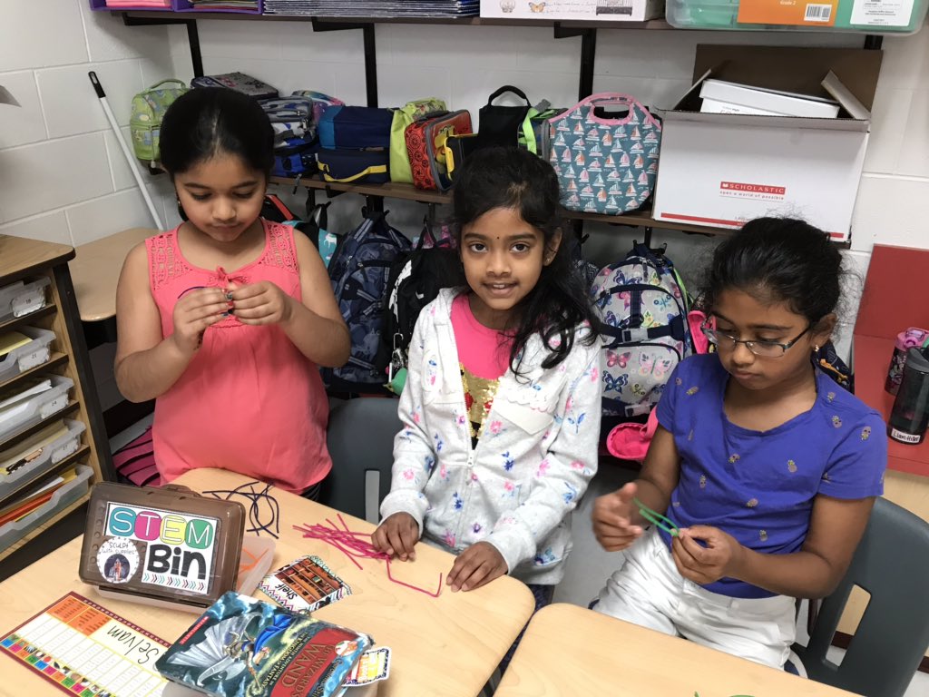 MrsMorell_E's tweet photo. STEM morning in room 205 #mtes3yr https://t.co/D4pd2wKQfc