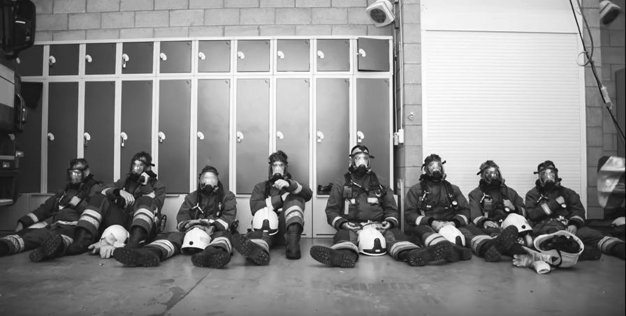 Today we join our colleagues in fire and rescue services across the country in marking #FirefightersMemorialDay. To commemorate those who have made the ultimate sacrifice, we have made this video in tribute to them. 👉 youtube.com/watch?v=fETLg8… #WeWillRememberThem <a href="/UKFireHumour/">UK FirefighterHumour</a>
