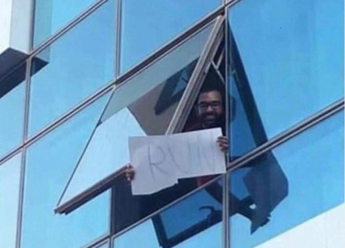 eduardsi's tweet image. When you see people coming to your work for a job interview