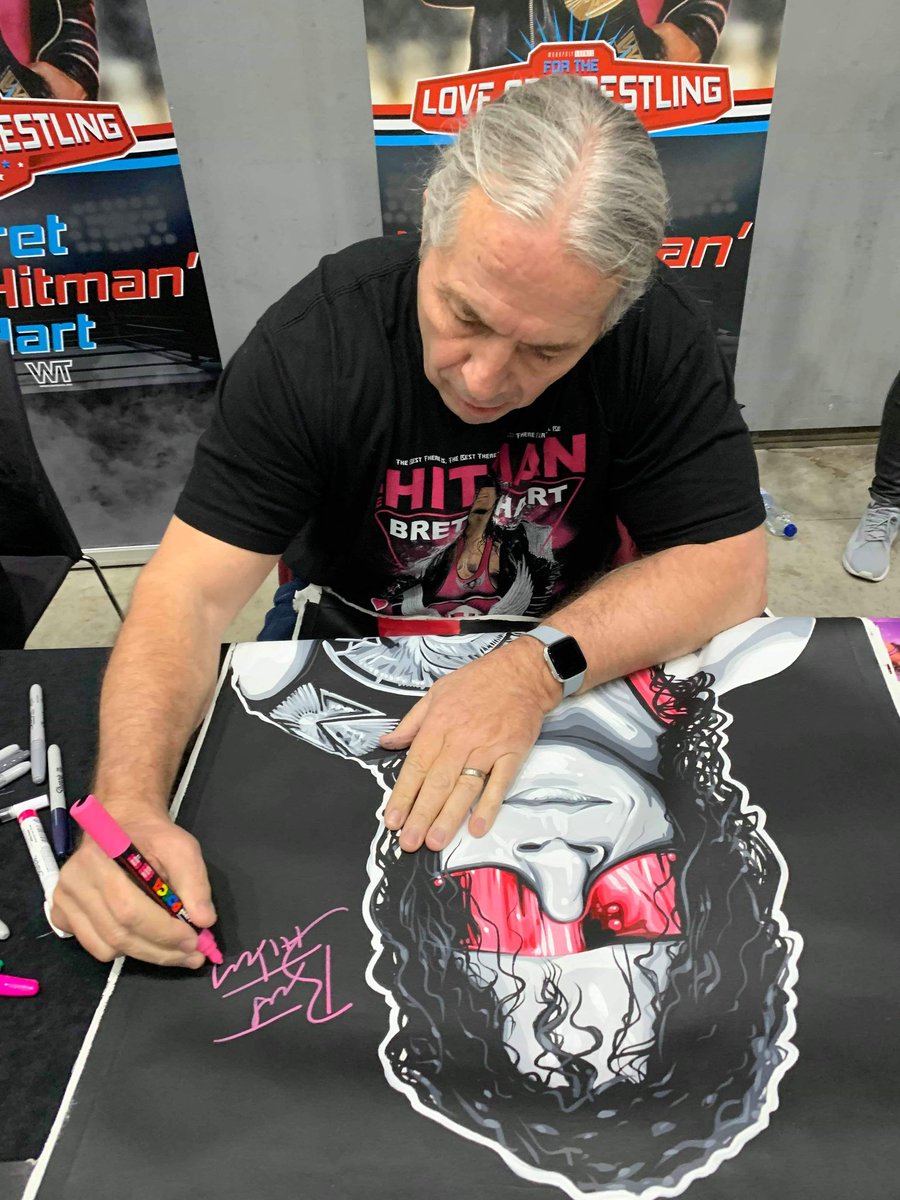 Bret hitman hart signing my other painting from last weekend ✍️✌️ #brethitmanhart #brethart