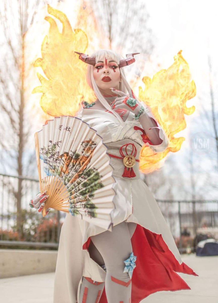 Haute_Cosplay's tweet photo. Another shot 😃 Fire 🔥 &amp; Ice ❄ My Devil Kazumi cosplay shot by @vsmx3_ costume by @Haute_Cosplay inspired @TEKKEN @Harada_TEKKEN @BandaiNamcoUS #Tekken #cosplay #cosplayer https://t.co/v7XX5F3uP4
