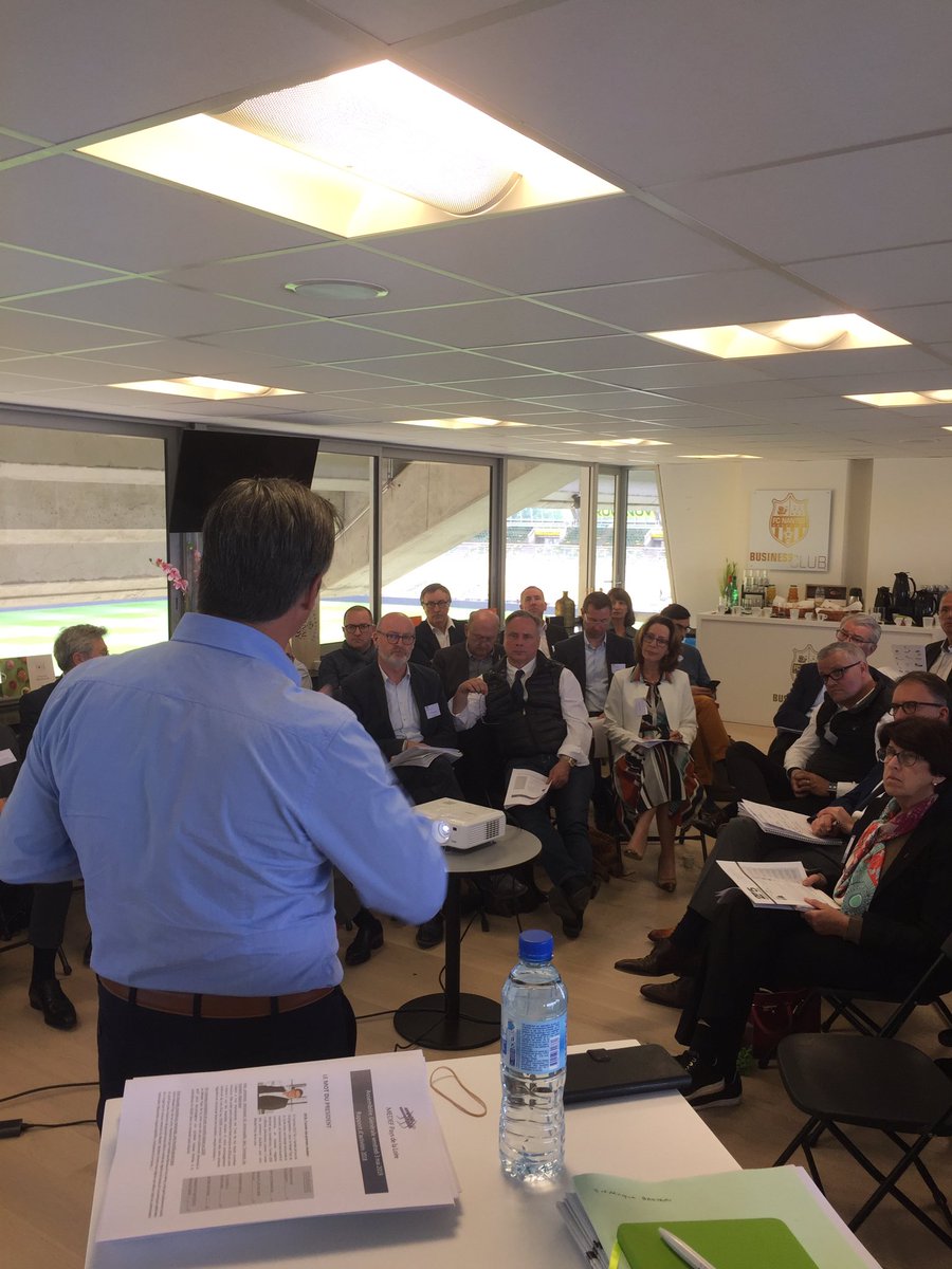 MedefPDL's tweet photo. La préparation d’une assemblée générale c’est un travail d’équipe ! @FredeBarteau dg @MedefPDL remercie l’équipe Stephane Lepron et @jbaptisteDrouet #emploi #formation @medef et Isabelle Garreau #assistantedirection cc @VCharpin président https://t.co/MIbYcTc2om