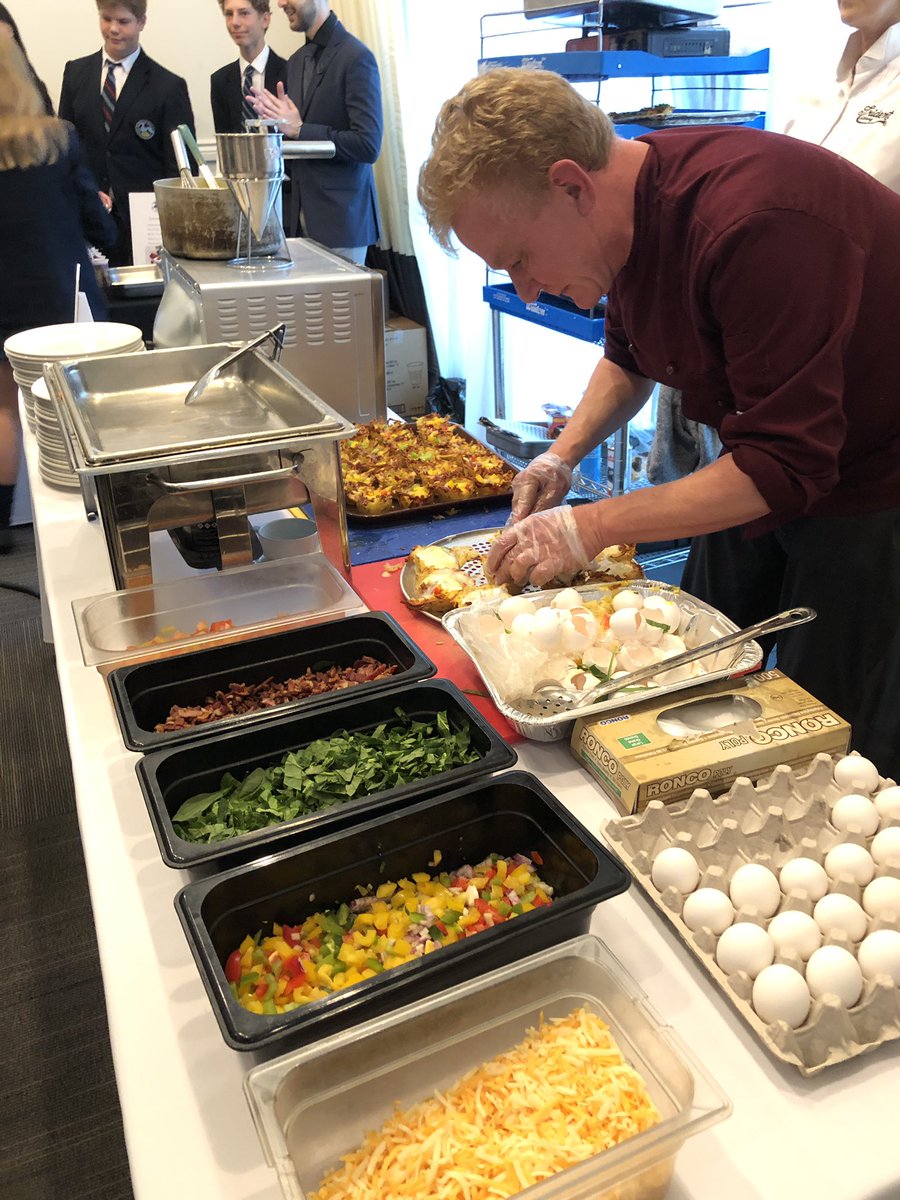 emkayontario's tweet photo. Spending the morning with @HaltonFFT #breakfastbash2019 - the food is so great, the program is even better!  #haltonfft #burlOn #nokidsgohungry https://t.co/qlbjC9ptLy