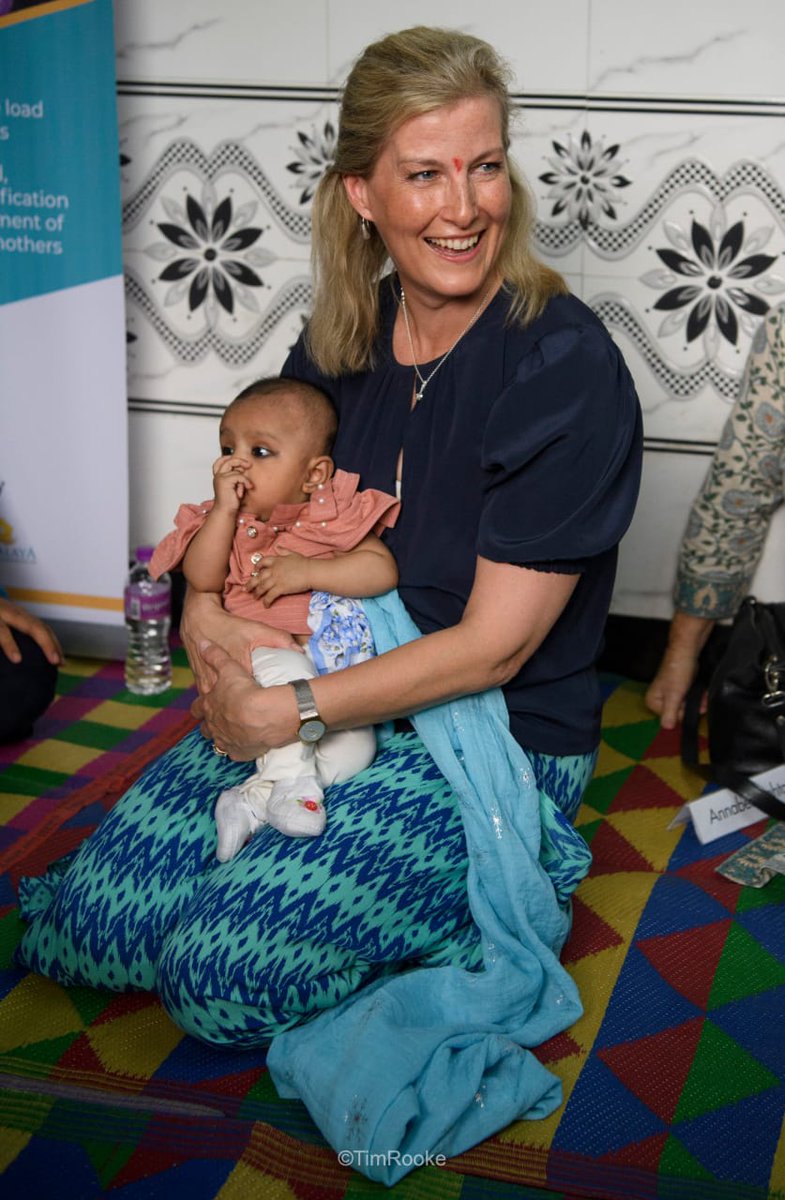 tweetcaremother's tweet photo. Her Royal Highness- The Countess of Wessex visited @CareNX on 1st May 2019 to witness the impact created by @caremotherindia technology to improve quality of care for pregnant women in urban slums of Mumbai.
@comicrelief @CambridgeInt @RoyalFamily @qejubileetrust @FondationBotnar https://t.co/gBQJXOWGxT
