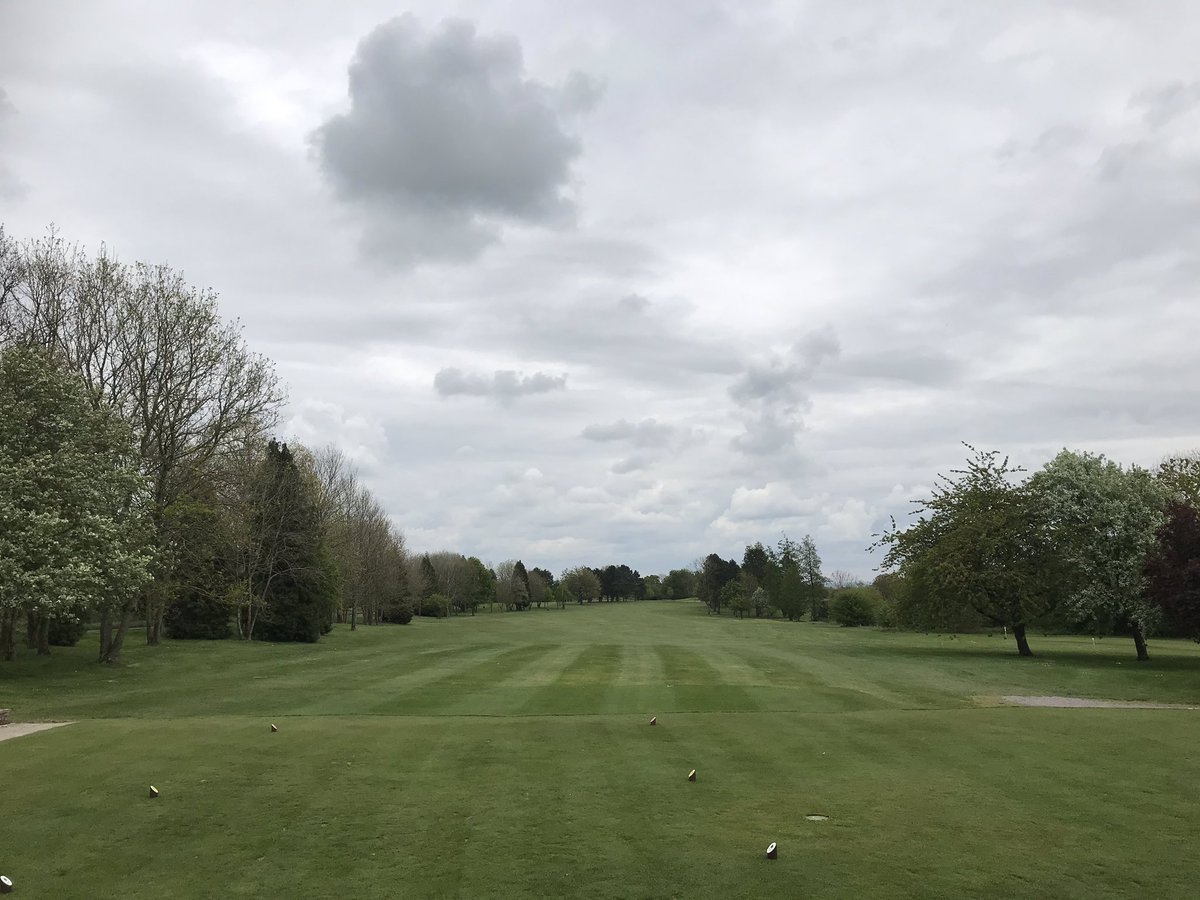 MarkSim93794378's tweet photo. Course improving day by day, Full course set-up this morning which included spray application on greens, Fairways & tee’s cut and numerous jobs ticked ✅ off to do list
Team put in a shift and should be proud of what we have achieved 👏 #teamwork #coursepresentation @KingsdownGC https://t.co/gtj13tngtW