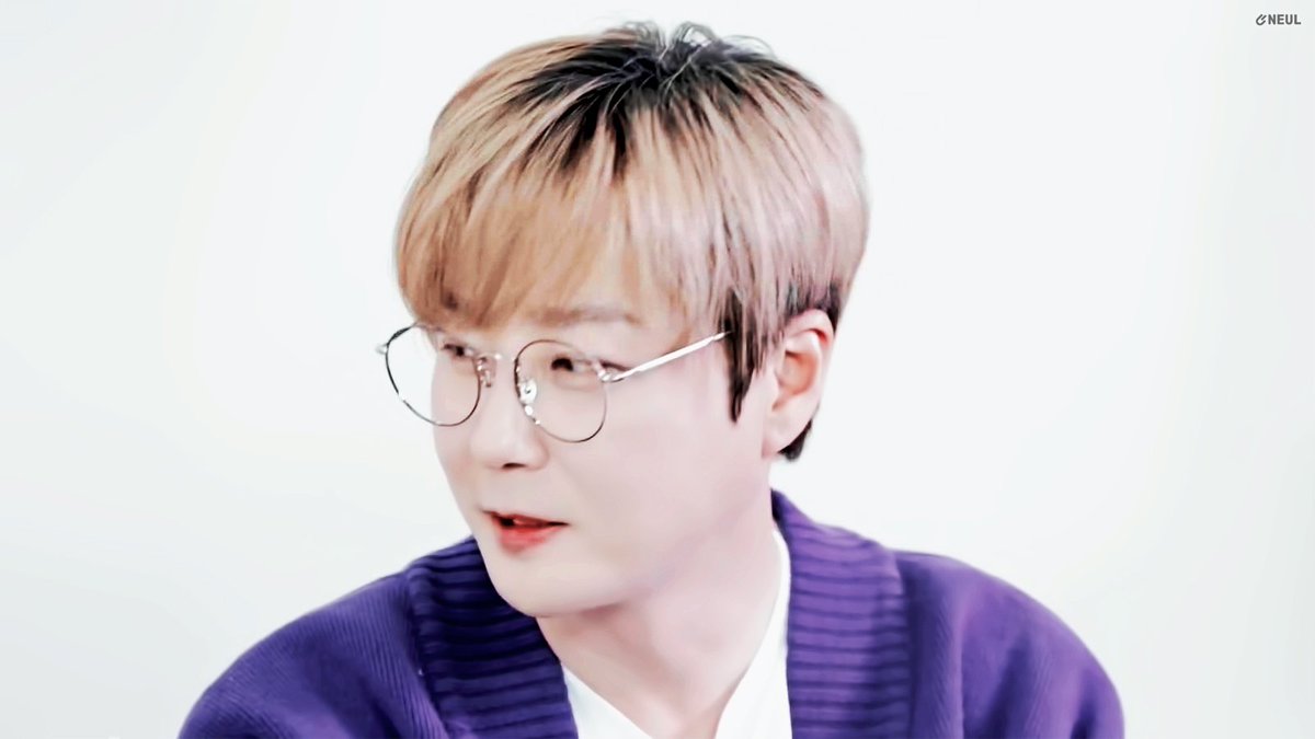 Neul1127's tweet photo. 2019 SHINHWA CONCERT 'CHAPTER4' VCR #신화 #신혜성 
챠가운 정선배님 같은 느낌 헉헉
🔗https://t.co/GOHvKKwGZr
🔗https://t.co/qXtiKbVRgz
🔗https://t.co/Q9NzIWxLXA https://t.co/WJ8RYbibJ3