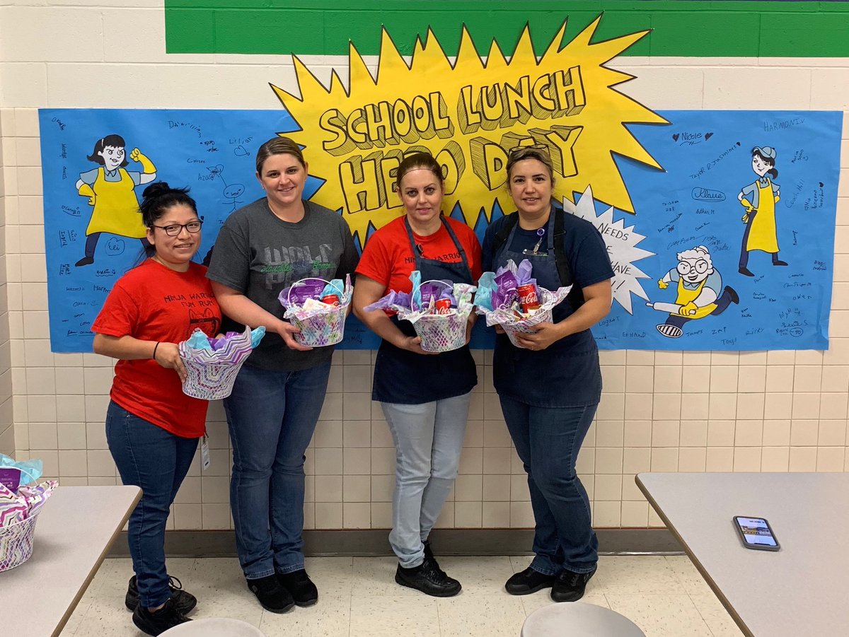Thank you to our school lunch hero’s for all you do! ⁦<a href="/SlaughterES/">Slaughter Elementary</a>⁩ #prideinside1819 #slaughterliveskind