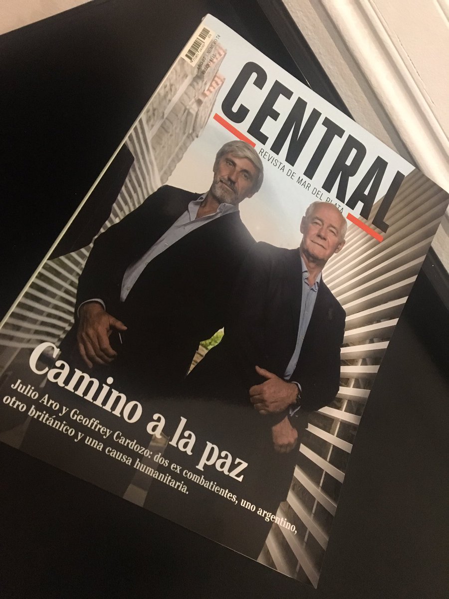 soymaipilas's tweet photo. "Lo que más te destruye es estar en el olvido", dijo #JulioAro a @RevistaCentral1 en la nota de @David_Akerman👏
Gran relato del #CaminoALaPaz para "sanar las heridas que se abrieron hace 37 años".
Se puede leer online👉https://t.co/qSxhSBNmwO
Gracias @MartinSalaMdp @matiascopic! https://t.co/7m2wswq74N