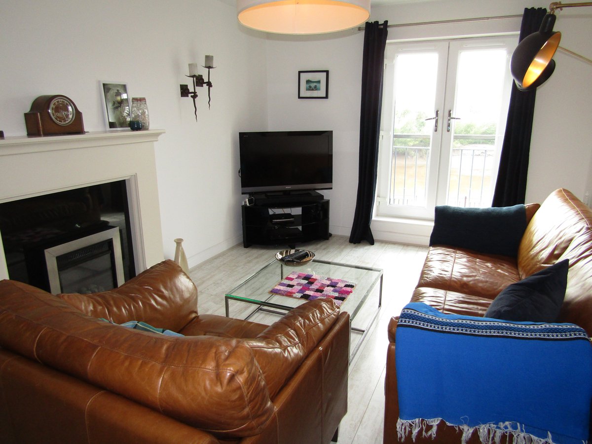 HuntersDN21's tweet photo. NEW INSTRUCTION
❗️🏠 The Wharf, Morton. ❗️🏠

Take a look at this three bedroom end town house with RIVER VIEWS located in the sought after residential area of Morton.

Asking Price; £180,000.

📞; To arrange a viewing call us on - 01427 616118.

#Hunters #Newproperty https://t.co/RtQhAyYcOk