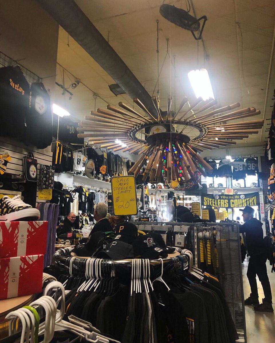yinzersinthebrg's tweet photo. Itโs Fri-YAY! Time to get your shop on.
๐๐๐คฉ๐โพ๏ธ๐
.
.
.
#newsales #newarrivals #daily #shopwithus #shoplocal #stripdistrictpittsburgh #yinzernation #steelerscountry #somanystyles #seeyinzsoon #yinzersintheburgh https://t.co/7JRmXbS5M1
