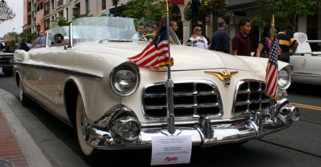 sullivanlimos's tweet photo. This 1953 Chrysler Limo is a wonderful reminder of 1950s luxury and is an absolute beauty: https://t.co/N0E2G1S0Xq #limousine #vintage https://t.co/XQpUD2e2or