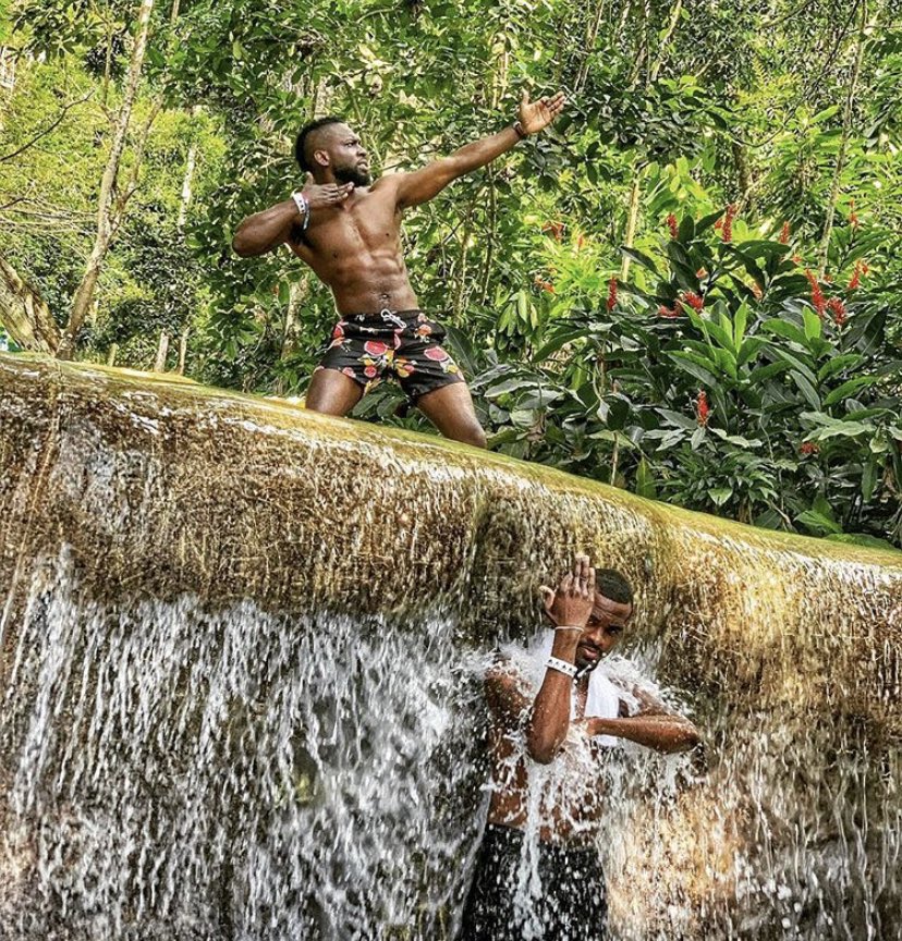 IPT1963's tweet image. Worldwide Brotherhood. #centaursroaming #ipt1963 #jamaica 
 Re: from @icon1963
📷 cred - @rhondelwhyte