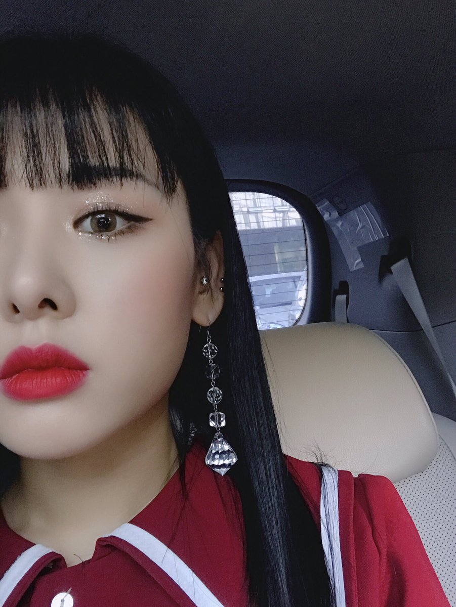 haone1116's tweet photo. My New Hairstyle🦄
#HaOne #idol #babyboo #Girlgroup #베이비부 https://t.co/5Xwsc0Hv3j