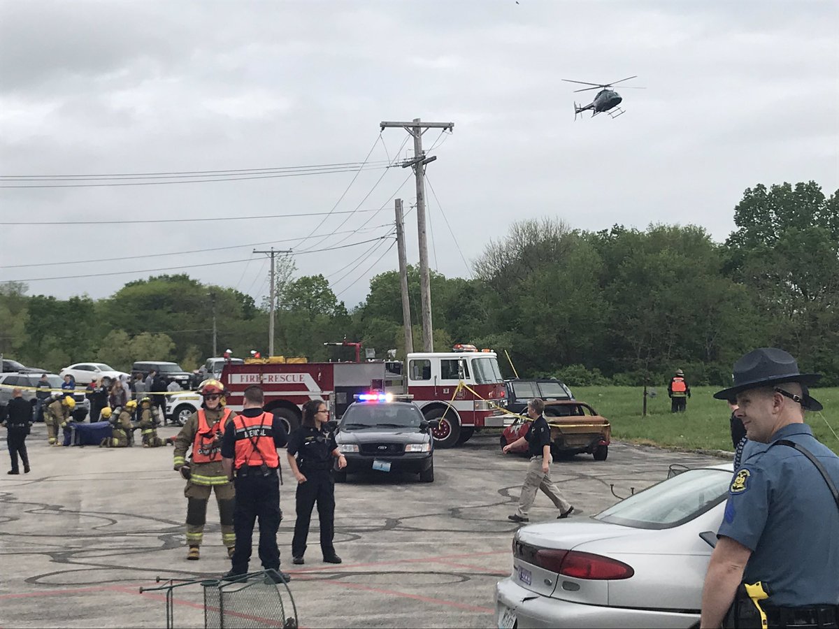 erholtzd's tweet image. What a day at CCC - PBL real life simulation with 4 classes and industry professionals evaluating our students. Doesn’t get any better than this- and Life Flight is part of this too!!! @HvilleSchools