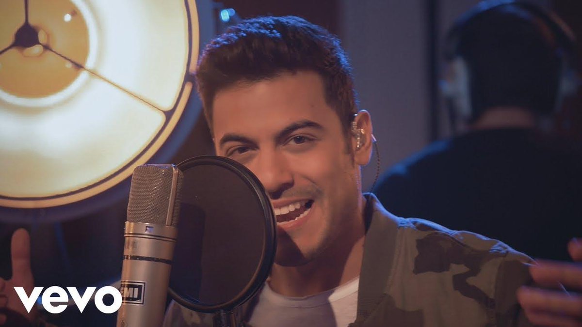 radiofanatica_'s tweet image. "BENDITA TU VIDA" @_CarlosRivera

#LosViernesSonDeRivera

radiofanatica.com | ❤️

No sé como #tantos años sobreviví
Creyendo que #estando sólo sería feliz

Y ahora que estás #conmigo puedo decir!