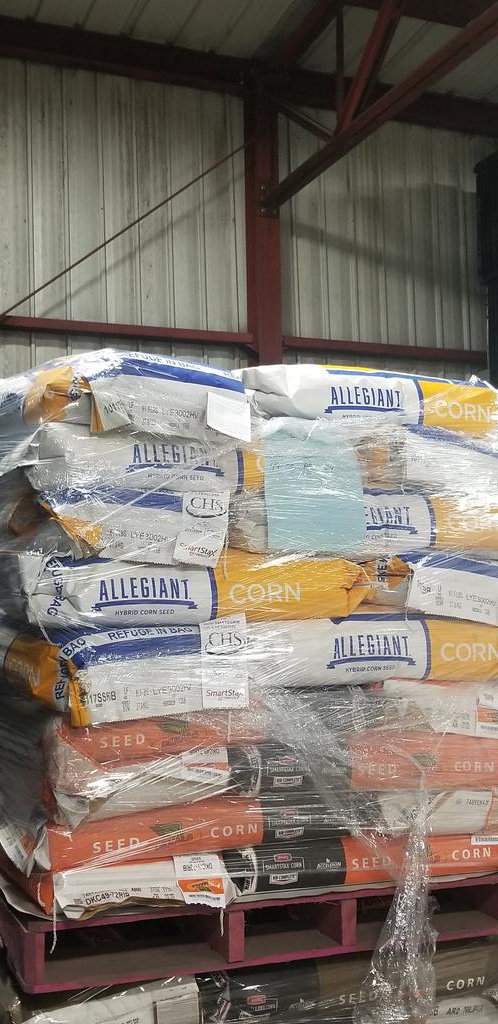BubbaMeier66's tweet photo. #AllegiantSeed #dekalb variety pack sponsored by @CHS_Brandon1. https://t.co/xHrmnkzImT