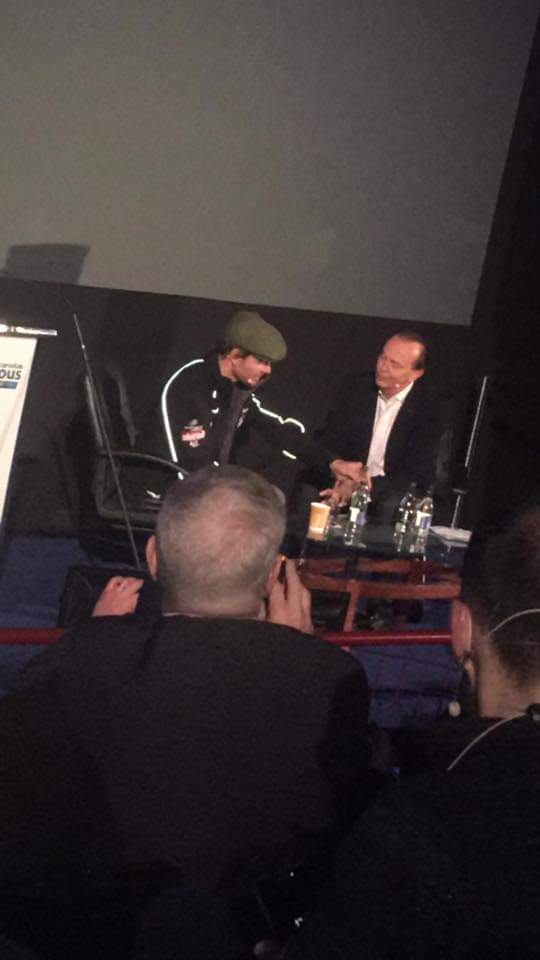 pyero33's tweet photo. At #electronomous can you see Quentin Willson talking cars and the future of #automotive with #MichaelFassbender #CarTechSummit the ultimate #FutureCarTrends event. #cartell 📸💘
(src:dean bowkett twt) https://t.co/eR1h1cxIq9