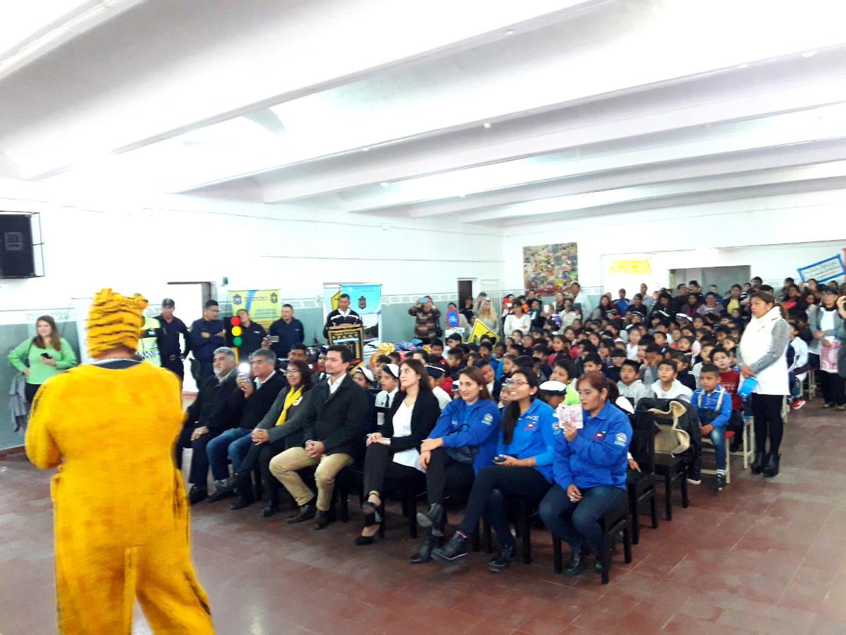 #Ahora | Acto lanzamiento del período 2019 del Proyecto I.V.I. (Inteligencia Vial Infantil) en la Escuela №4034 Santa Lucía.
<a href="/aniberruezo/">analia berruezo</a> <a href="/UrtubeyJM/">Juan Manuel Urtubey</a>
<a href="/OscarGhillione/">Oscar Ghillione</a> @InfoAPSVSalta <a href="/prensapolsal/">Policía de Salta</a> <a href="/MEducacionSalta/">Ministerio de Educación de Salta</a> <a href="/fguillesaavedra/">GUILLERMO SAAVEDRA</a> <a href="/patriciapinasco/">Patricia Pinasco</a> <a href="/MarceSardina/">Marcela</a> <a href="/GobiernoSalta/">Gobierno de Salta</a>