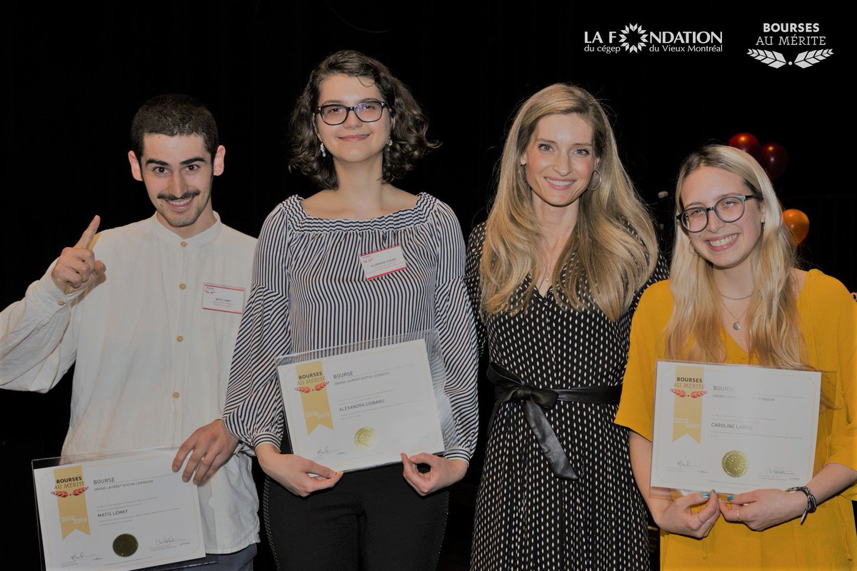 FondationCVM's tweet photo. Le 29 avril dernier, @FondationCVM a remis 83 bourses à des étudiants d'exception du @cegepduvieuxmtl  pour un montant totalisant près de 30 000 $. Félicitations à tous les récipiendaires et merci à tous nos généreux donateurs. https://t.co/9ppS2BXqPs