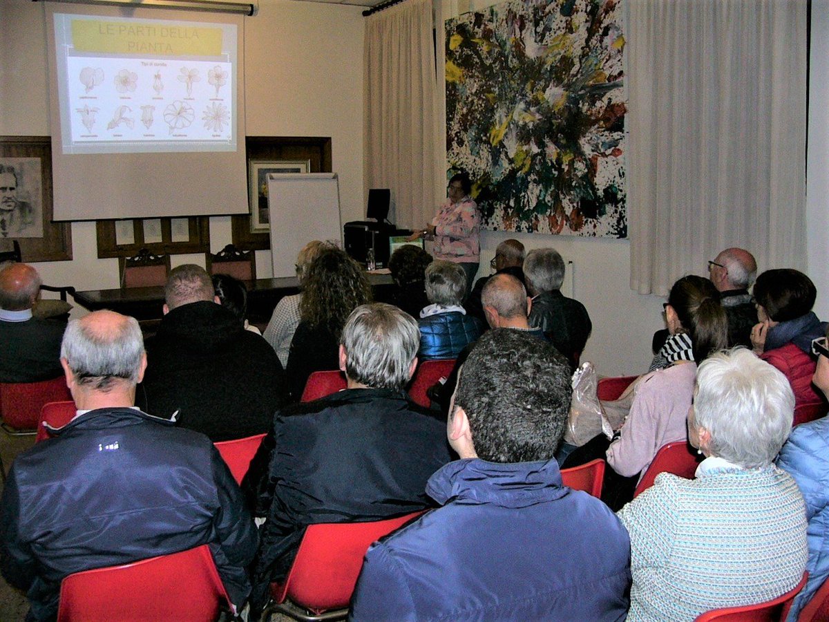 CSV_Venezia's tweet photo. ✅Si è tenuto ieri, presso la sala del Comune di San Stino di Livenza, il primo appuntamento "Corso di riconoscimento delle erbe spontanee" realizzato con l'associazione Bosco di S.Stino nell'ambito del progetto in rete BIO ➡️ https://t.co/HXYiCtEcgW https://t.co/LqqIAiXCYD