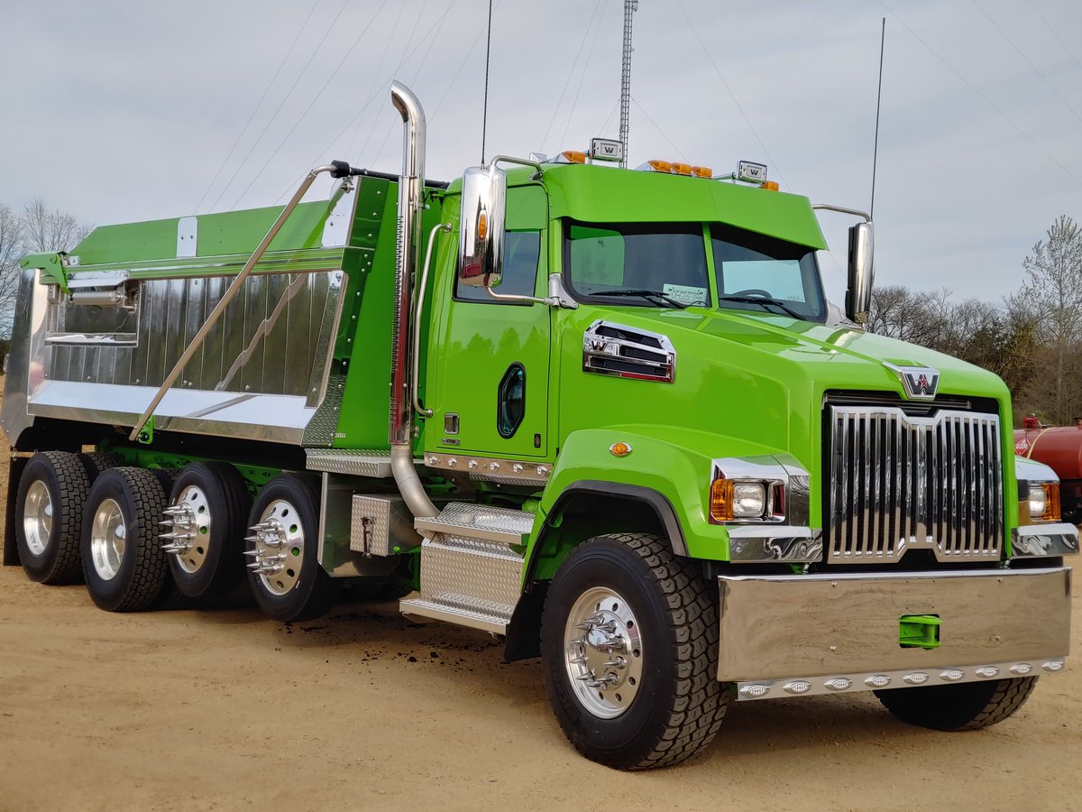 Wstrnstartrucks Feeling Green With Envy For This Beautiful 4700 Thanks To Stargazer Joe From Apex Concrete Asphalt For Sharing These Fantastic Photos Of This Hard Working Green Machine Loveourstars Starnation